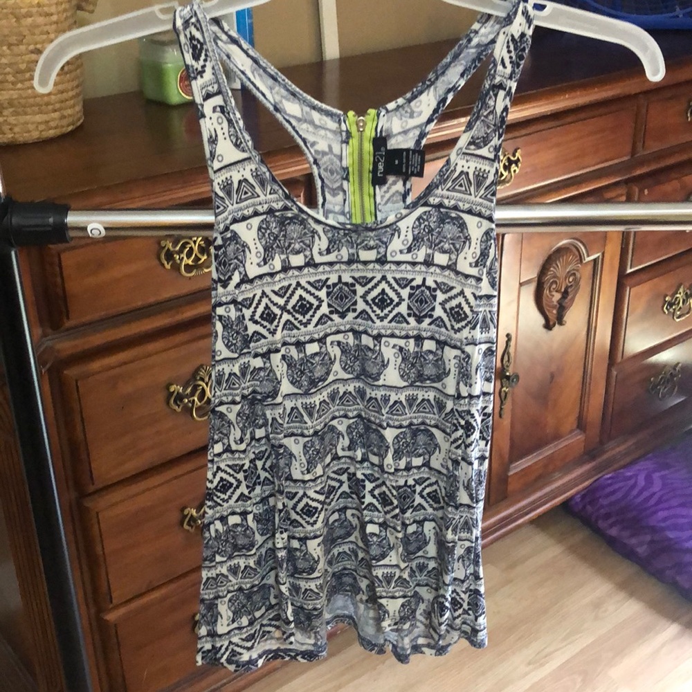 Tank top with zipper back